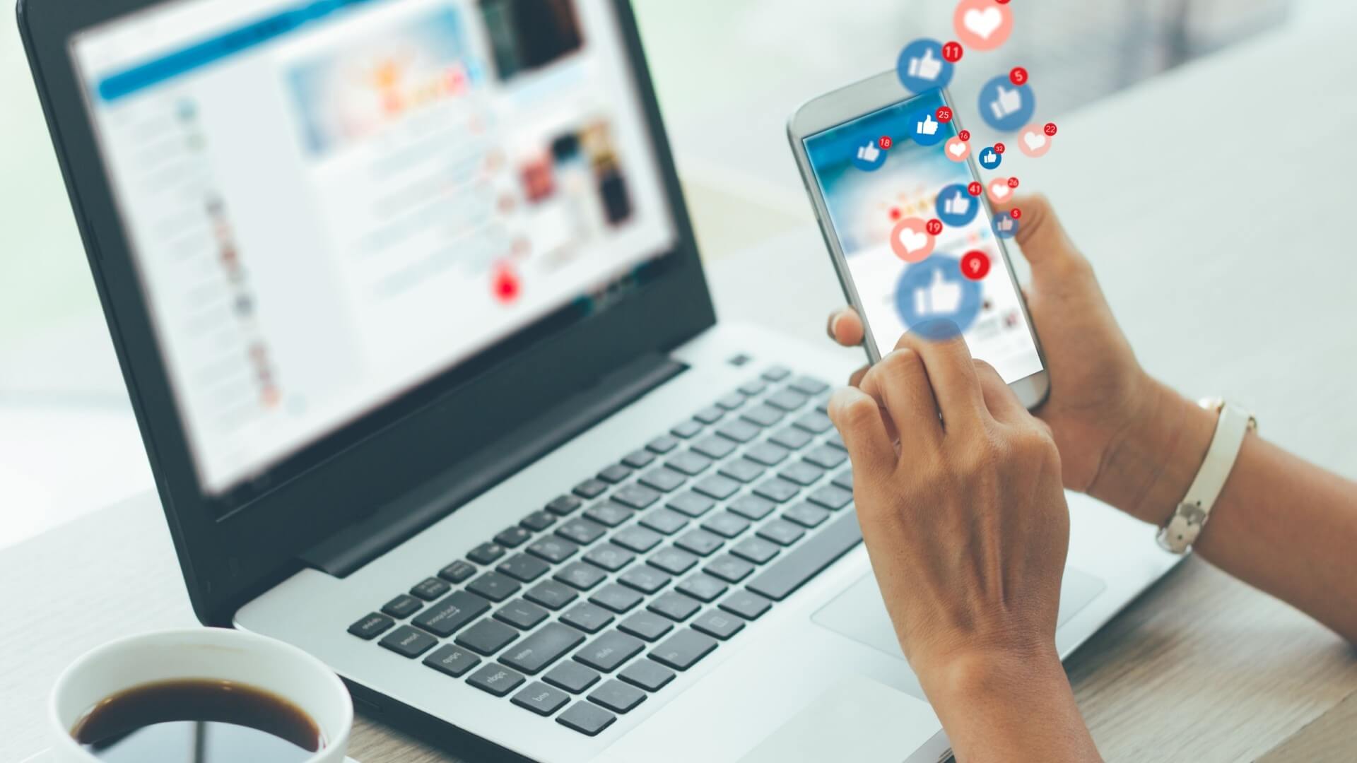 SOCIAL MEDIA MANAGER