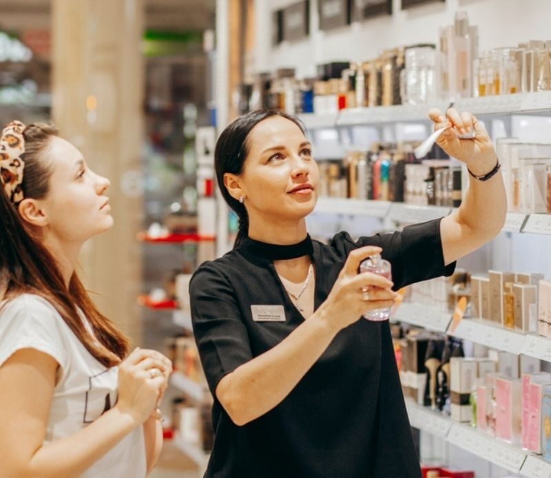 VISUAL MARKETING PER PROFUMERIE VISUAL MARKETING PER PROFUMERIE