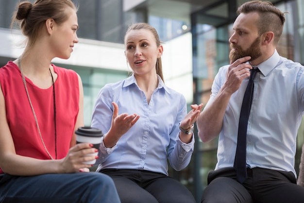 LA COMUNICAZIONE NON VERBALE LA COMUNICAZIONE NON VERBALE