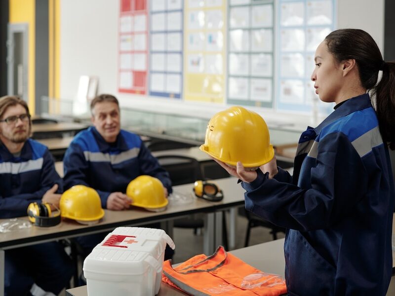 FORMATORE SULLA SICUREZZA SUL LAVORO FORMATORE SULLA SICUREZZA SUL LAVORO
